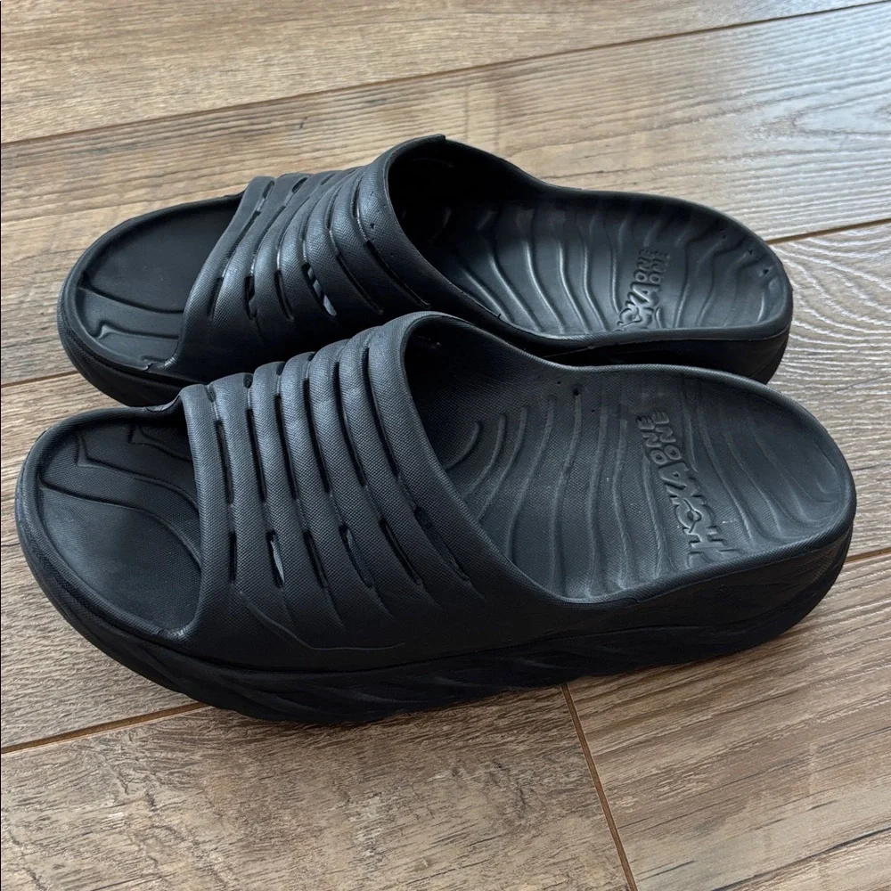 Black Slide Sandals for Women - Lightweight Comfort - Picture 3 of 7